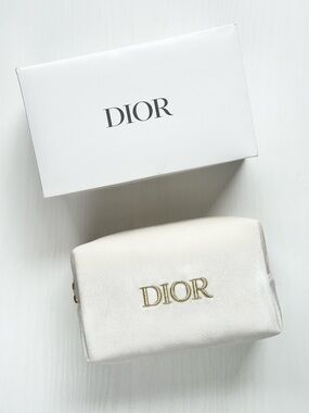 ✨NIB White Velvet Dior Makeup Pouch